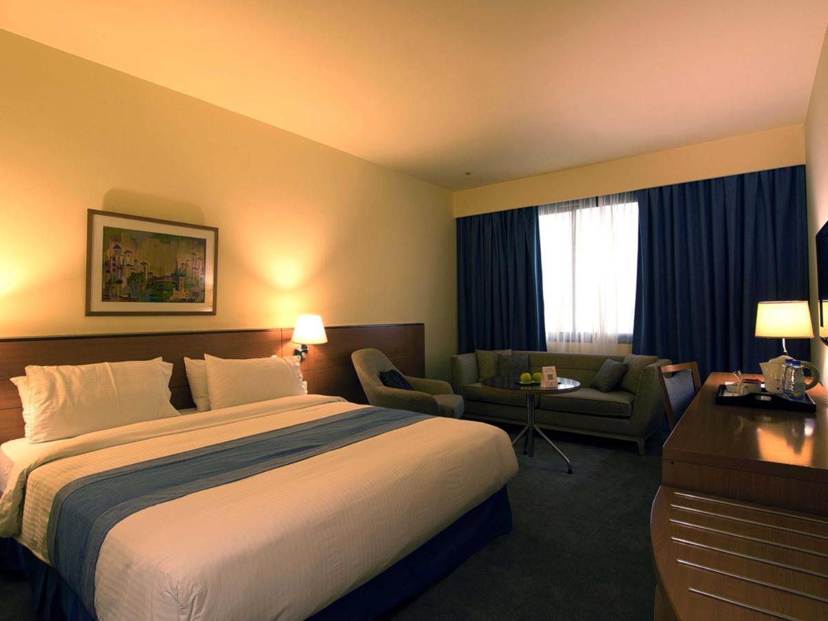 Lancaster Tamar Hotel- Hadath Beirut Bagian luar foto