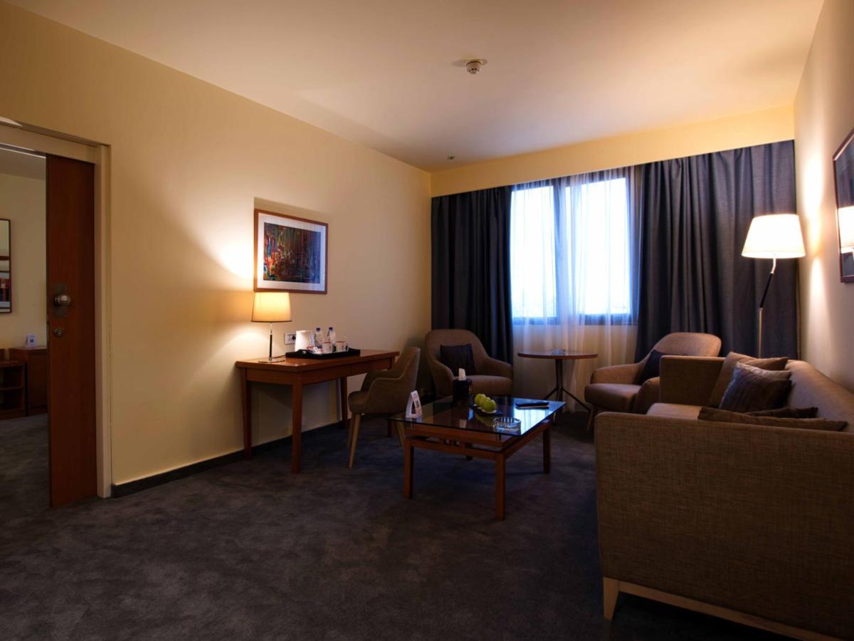 Lancaster Tamar Hotel- Hadath Beirut Bagian luar foto