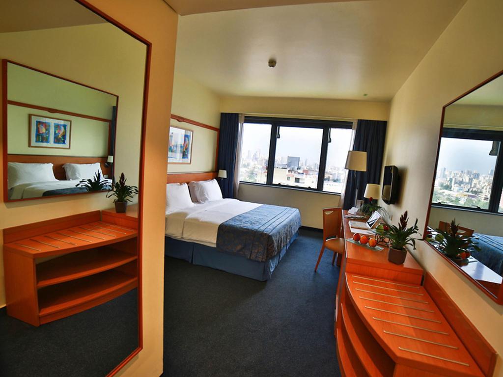 Lancaster Tamar Hotel- Hadath Beirut Bagian luar foto