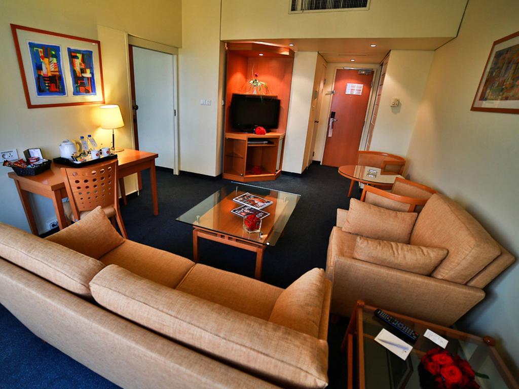 Lancaster Tamar Hotel- Hadath Beirut Bagian luar foto