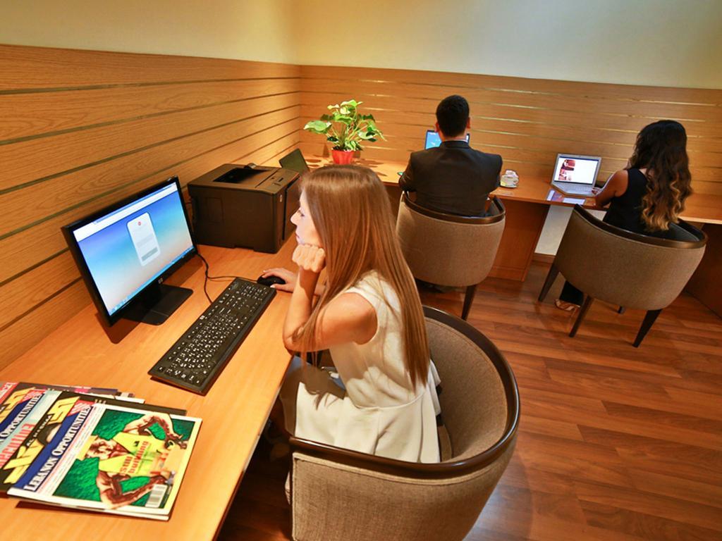 Lancaster Tamar Hotel- Hadath Beirut Bagian luar foto