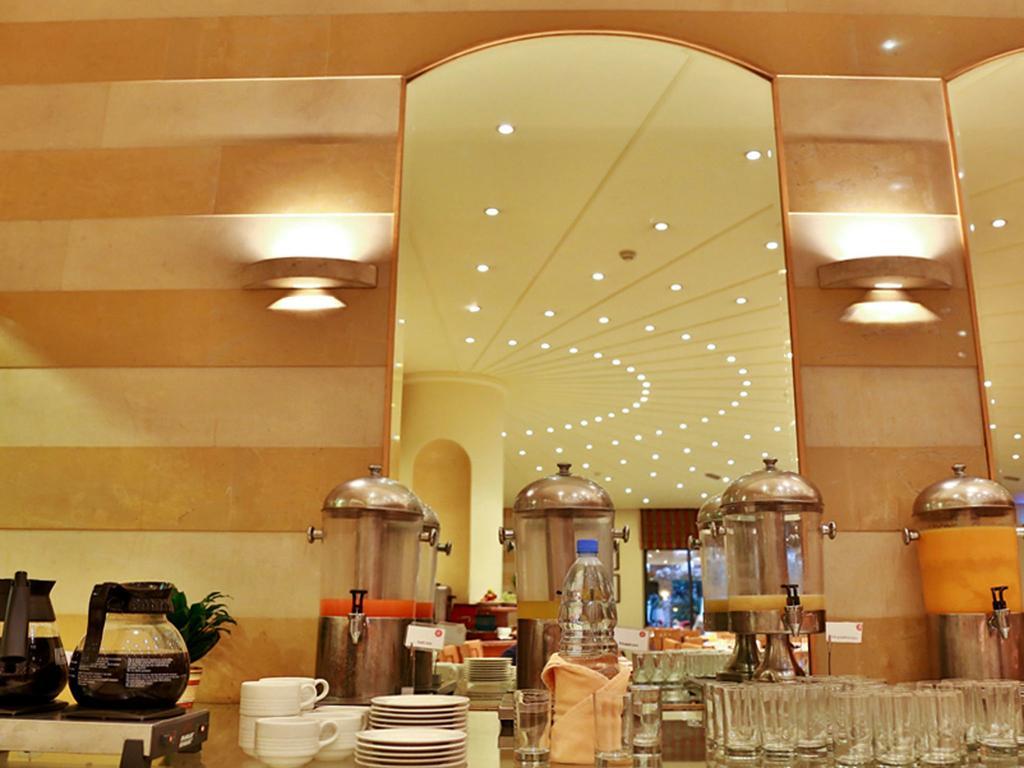 Lancaster Tamar Hotel- Hadath Beirut Bagian luar foto